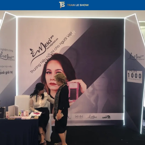 Thi công backdrop theo thiết kế có sẵn