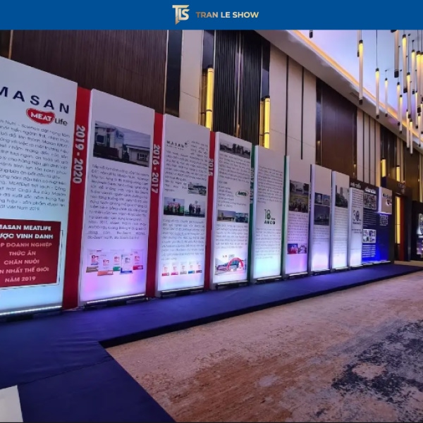 Ứng dụng công nghệ 3D trong thi công backdrop mang đến trải nghiệm thị giác mạnh mẽ