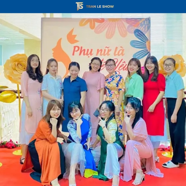 Mẫu backdrop dịp lễ nổi bật thu hút