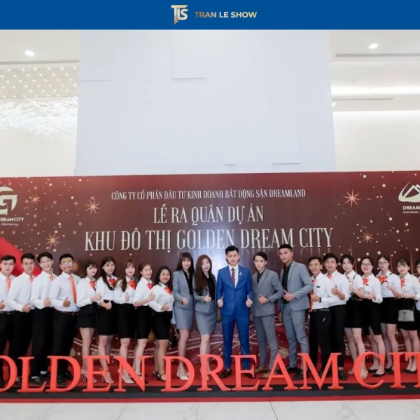 Backdrop sự kiện được dựng chắc chắn, đảm bảo thẩm mỹ