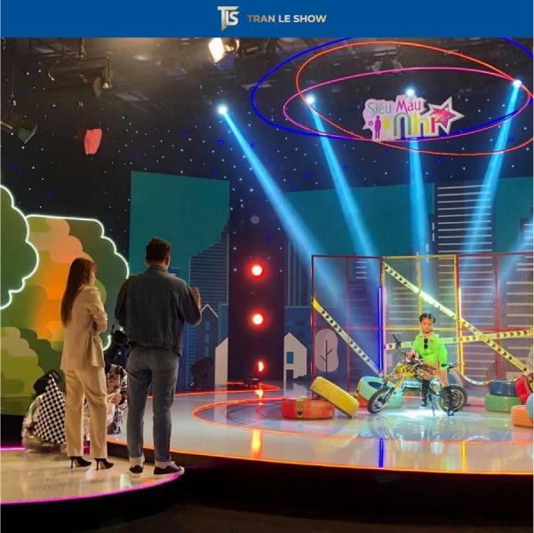 Thi công sân khấu trọn gói