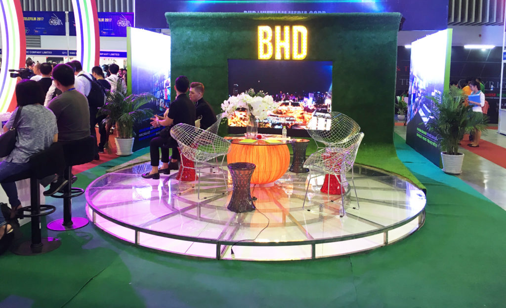 Sân khấu triển lãm của công ty BHD