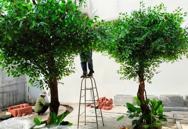 cây giả trang trí quán cafe