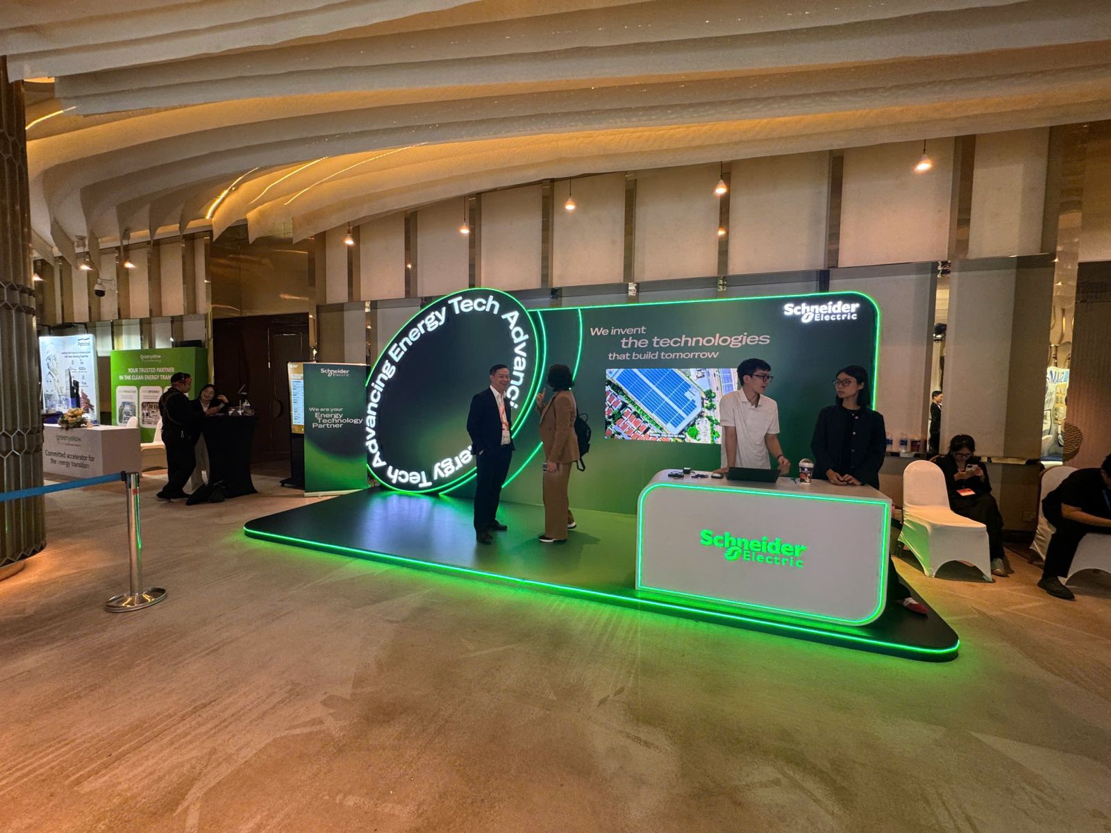 thi công backdrop hội thảo chuyên nghiệp