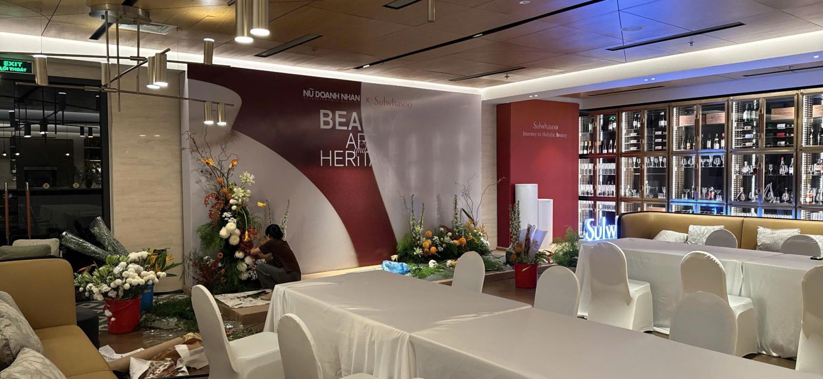 thi công backdrop sự kiện doanh nhân