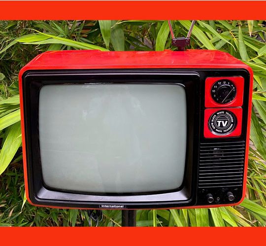 CHO THUÊ MÔ HÌNH TV XƯA CỔ